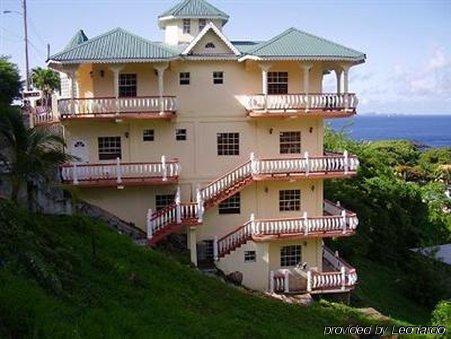 Rich View Hotel Кингстаун Екстериор снимка