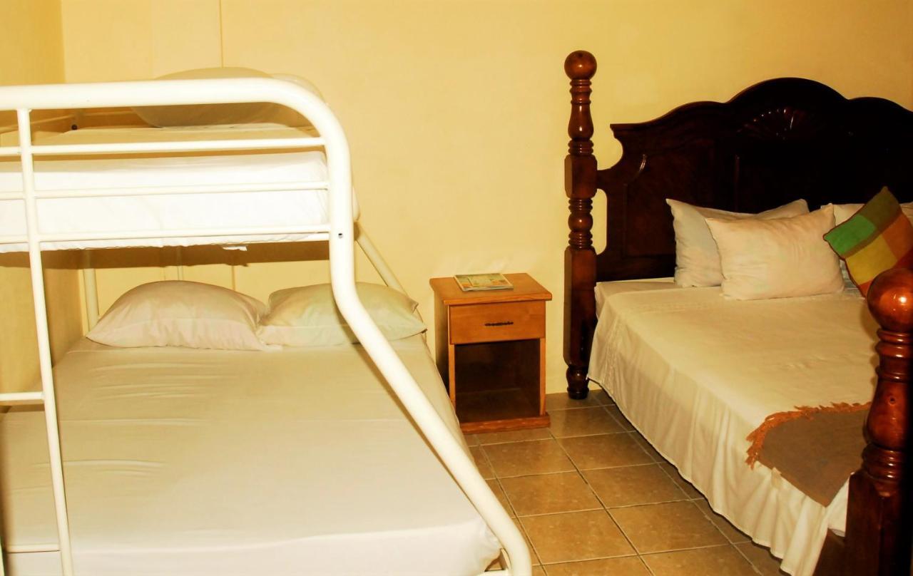 Rich View Hotel Кингстаун Екстериор снимка